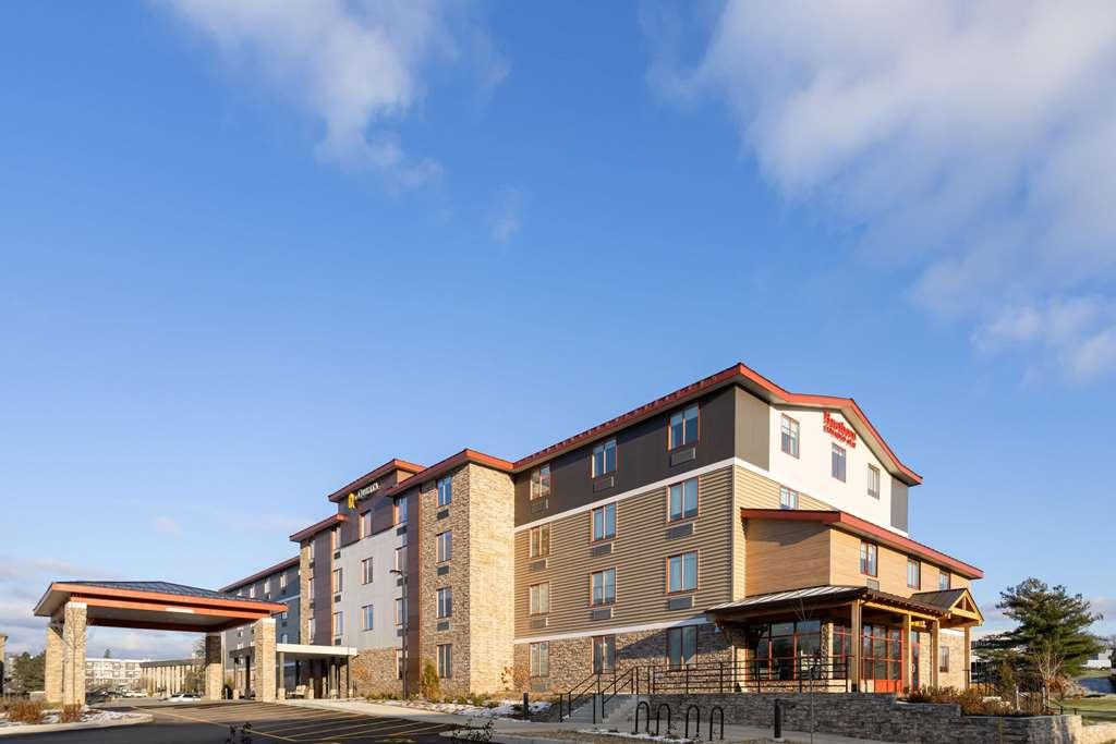 La Quinta Williston/Burlington Hotel Exterior photo